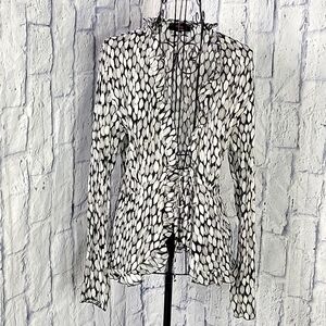 CLOTHING CO.‎ BY NOTATIONS Abstract Ruffled and Crinkled Tie Blouse Small